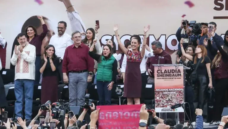 Mario Delgado aplaude apoyo de Ebrard en cierre de precampaña de Sheinbaum