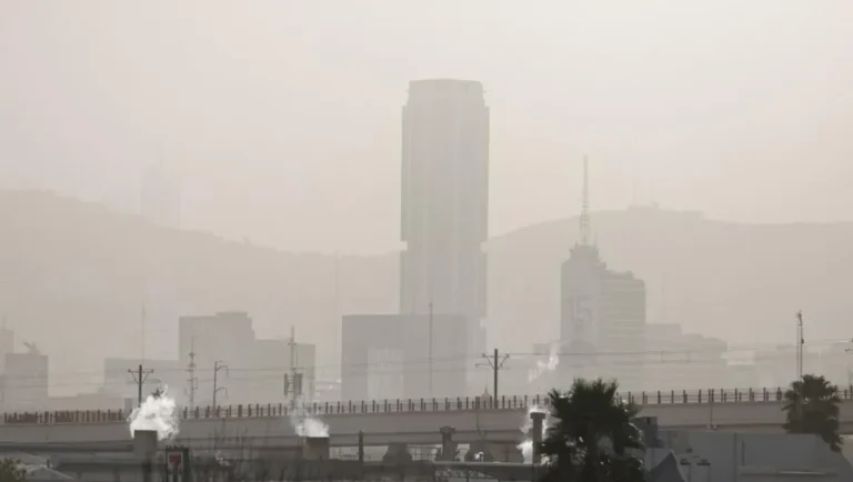 Alertan en NL que habrá calidad del aire extremadamente mala por tolvaneras