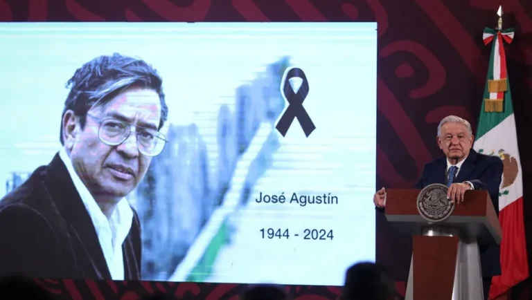 AMLO lamenta muerte de José Agustín y reconoce su obra