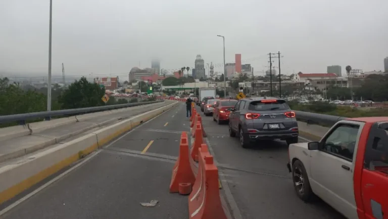 Reportan que obras de Línea 4 del Metro y ciclovía colapsan vialidad