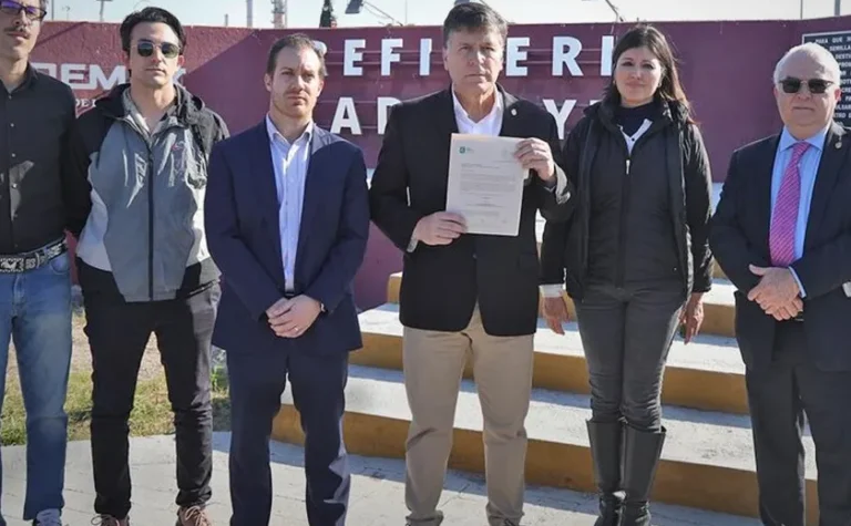 Gobierno de NL entrega oficio en la refinería de Cadereyta; urgen a reunión con autoridades