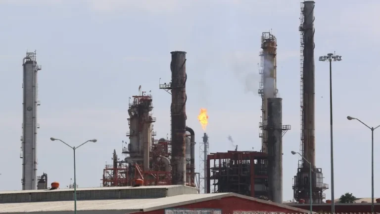 Alcalde de Cadereyta asegura que cierre de refinería afectaría a 40 mil personas