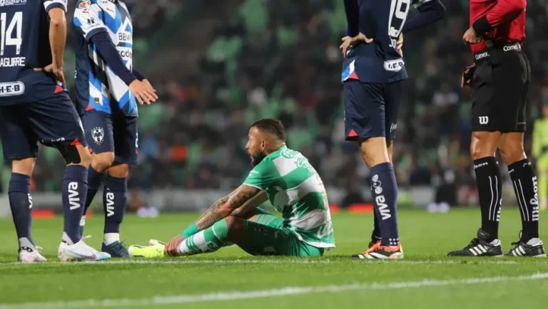 Santos Laguna pierde 2-0 ante Rayados de Monterrey