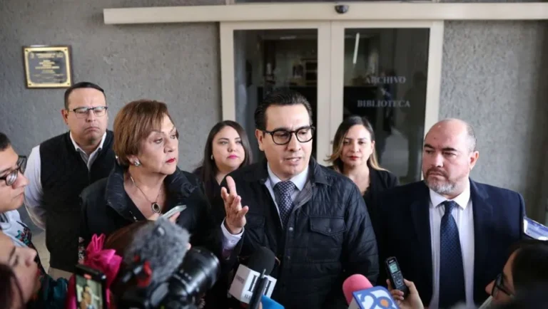 MC fueron convocados a Comisión de Gobernación para aprobar licencia de Waldo Fernández