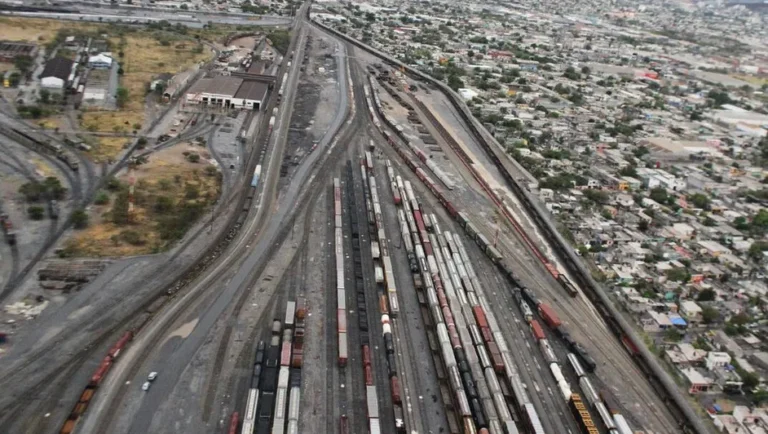 Empresas entregan propuestas para el tren Monterrey-Laredo