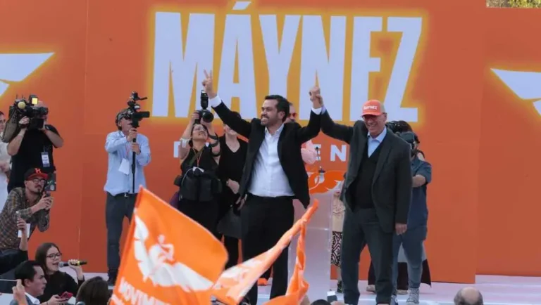 Se registra Álvarez Máynez como candidato presidencial de MC ante INE