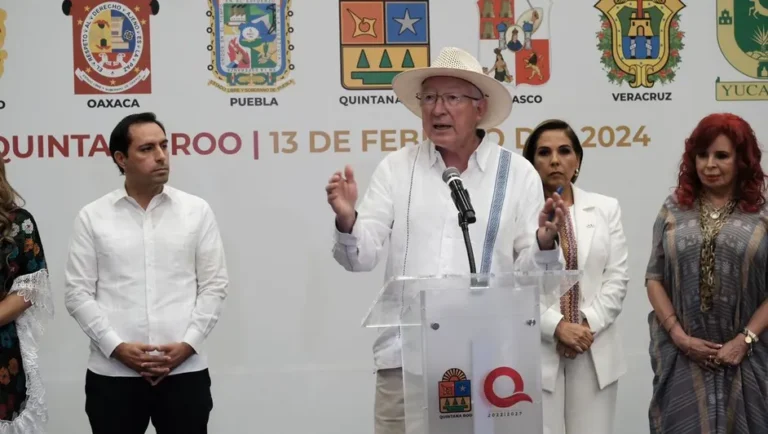 Ken Salazar desmiente estigma de Sinaloa al declarar sentirse seguro