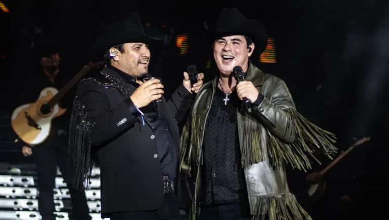 Julión Álvarez y Alfredo Olivas conquistan a fans con su gira en Monterrey