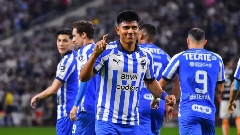 Recuperan Rayados liderato de la Liga MX tras triunfo ante el Pachuca