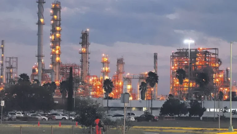 Congreso estima avalar este miércoles reforma contra la refinería de Cadereyta