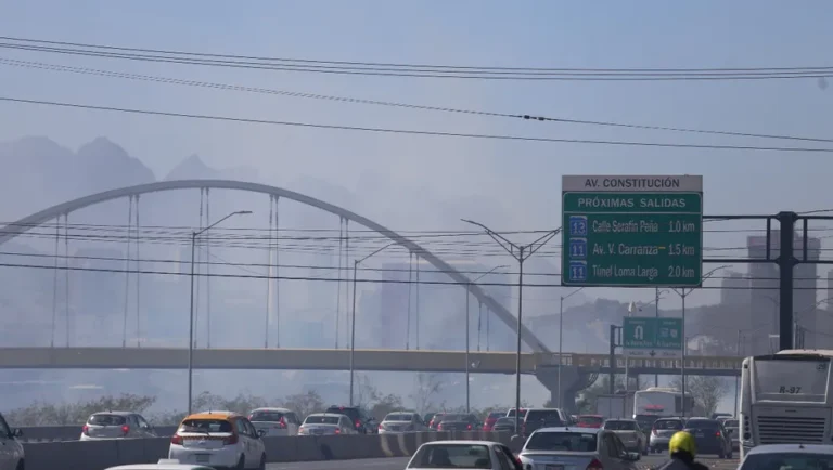 Alertan por fuertes vientos en área metropolitana de Monterrey