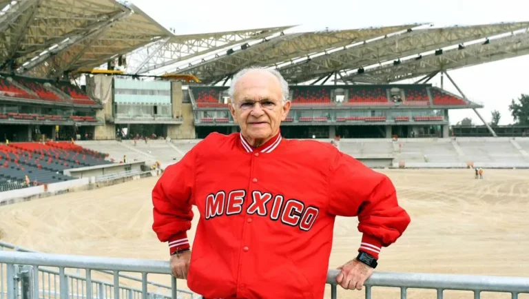 Alfredo Harp Helú celebra sus 80 años entre música oaxaqueña y beisbol