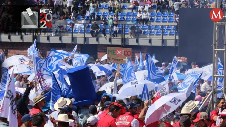 Asistentes salen de mitin de Xóchitl por sol y largos discursos de aspirantes