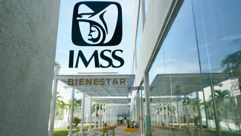 AMLO reconoce déficit de médicos para el IMSS-Bienestar