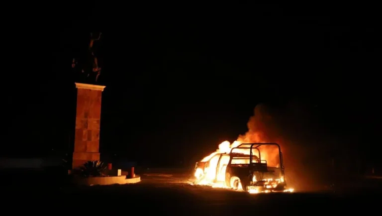 Reportan secuestro y quema de camionetas de la Guardia Nacional, en Guerrero