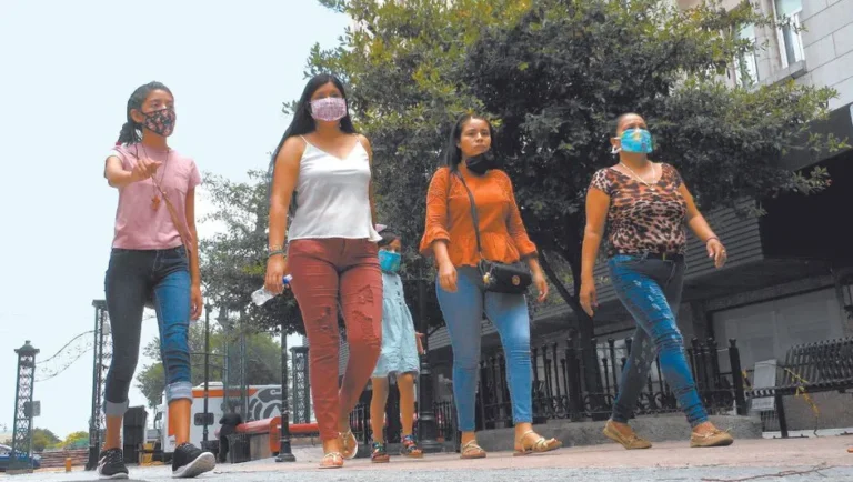 Mujeres de NL tienen la esperanza de vida más alta en México, señala Inegi