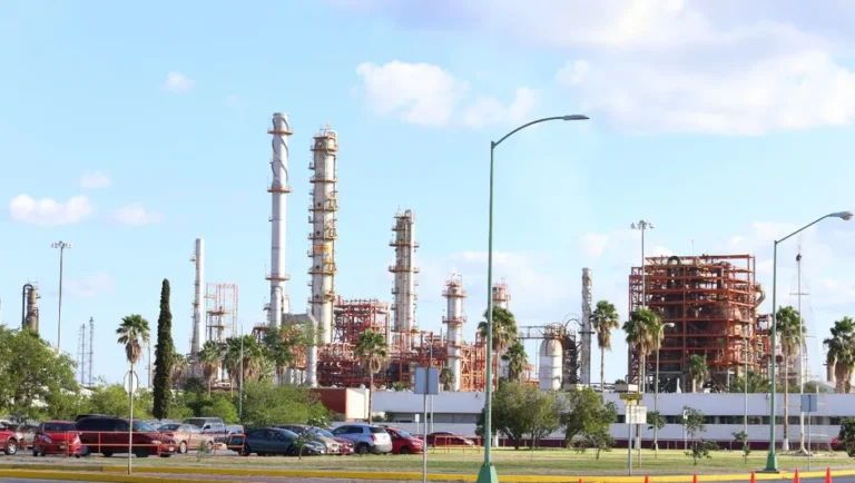 Otorgan suspensión provisional a Medio Ambiente para inspeccionar refinería de Cadereyta