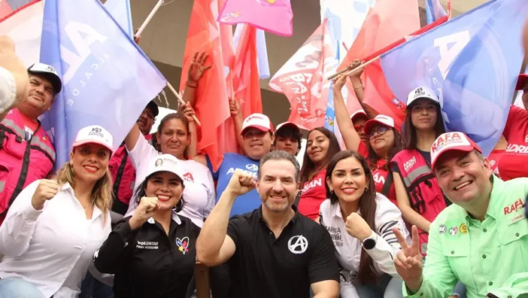 Adrián de la Garza promete solucionar problema del agua en Monterrey