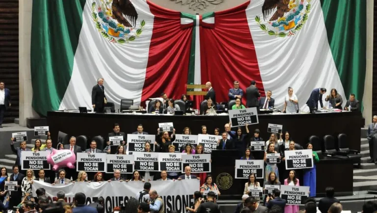 Esto dice la iniciativa de pensiones que envió López Obrador