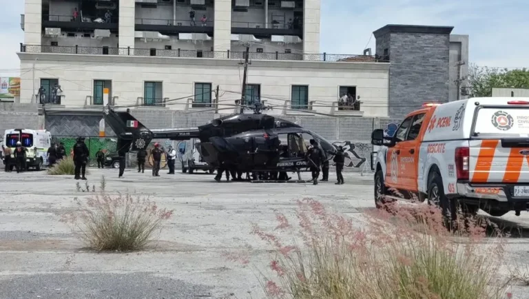 Policías de Fuerza Civil resultan heridos tras volcadura en Galeana, NL