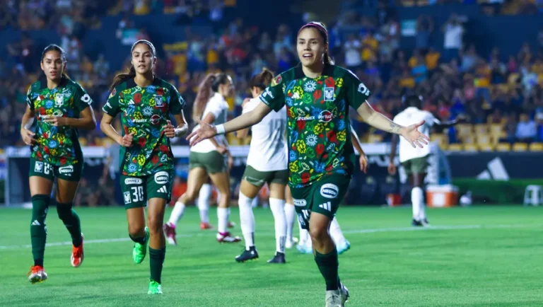 Jacqueline Ovalle llega al gol 100 en victoria de Tigres Femenil ante Juárez