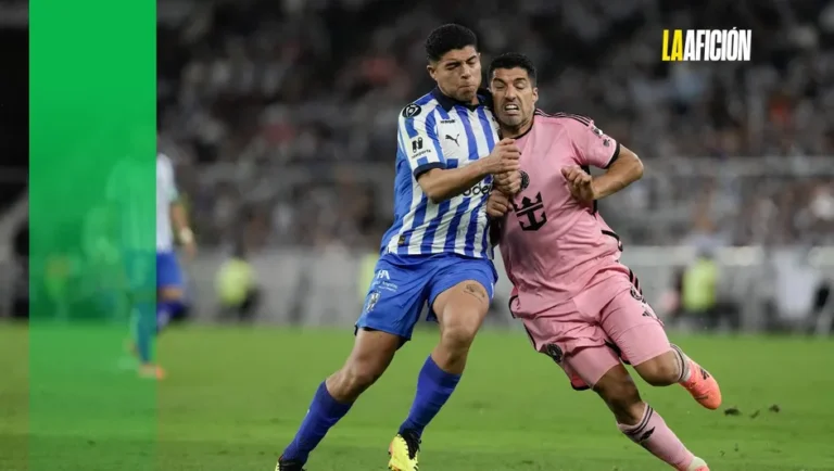 Luis Suárez le hace una ‘llave’ a Víctor Guzmán en el duelo del Inter Miami vs Rayados