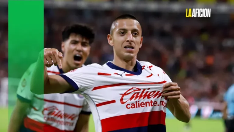 Roberto Alvarado anota GOLAZO en el Clásico Tapatío