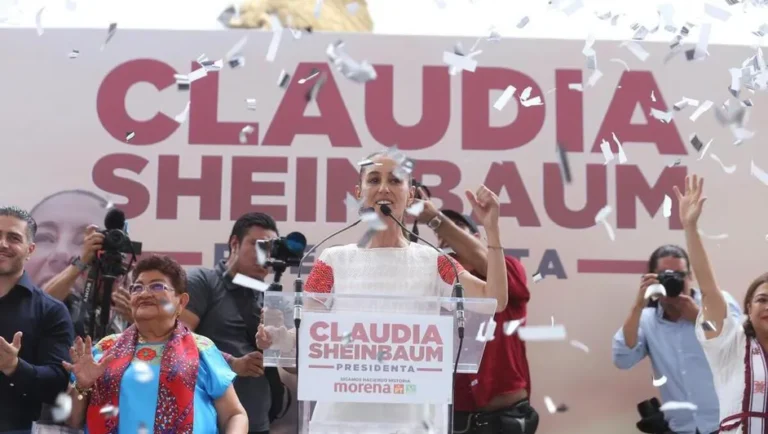 Claudia Sheinbaum pide no confiarse; respalda candidatura de Clara Brugada