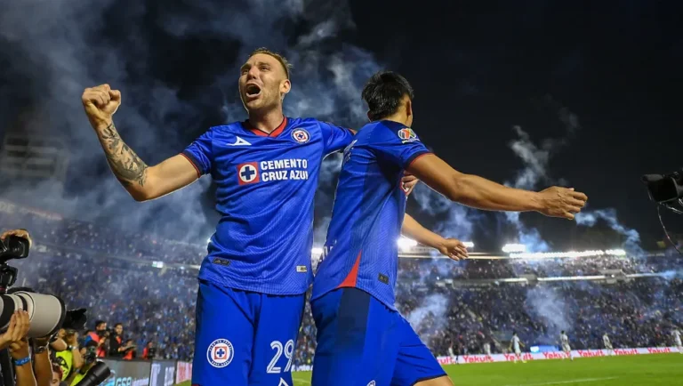 Cruz Azul clasifica a la final de la Liga MX tras eliminar a Monterrey