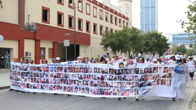 Madres buscadoras de Nuevo León marchan y exigen localizar a sus hijos