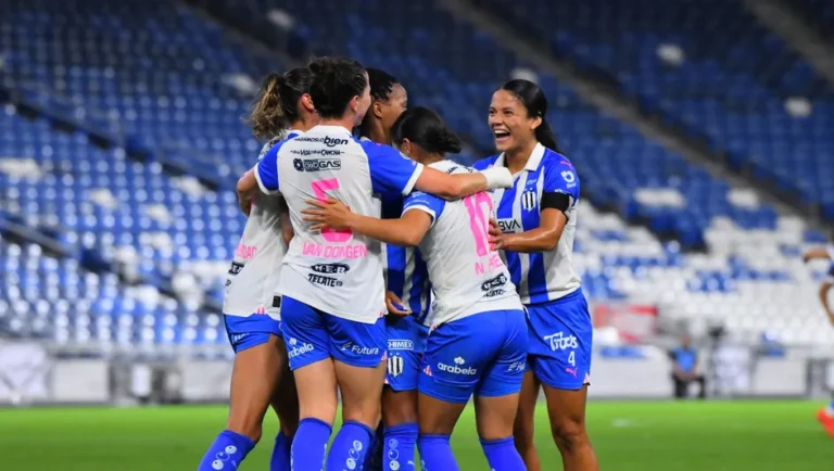 Rayadas avanzan a semifinales con triunfo sobre Pumas