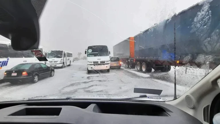 Granizo sorprende en municipio de Galeana, Nuevo León