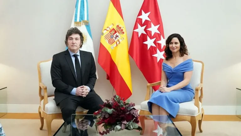 Javier Milei recibe condecoración del Gobierno de Madrid