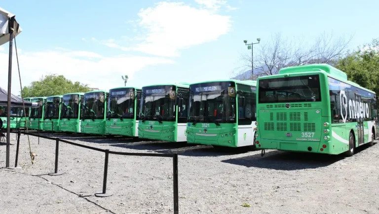 Reportan que camiones verdes ya no aceptarán pago en efectivo en NL