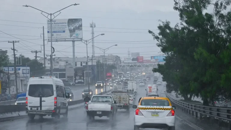 Pronostican más lluvias durante este jueves en Nuevo León