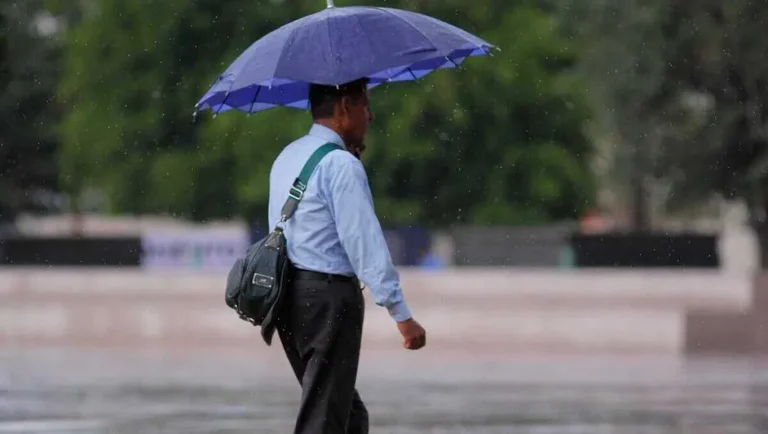 Prevén un clima fresco con probabilidad de lluvia para Nuevo León