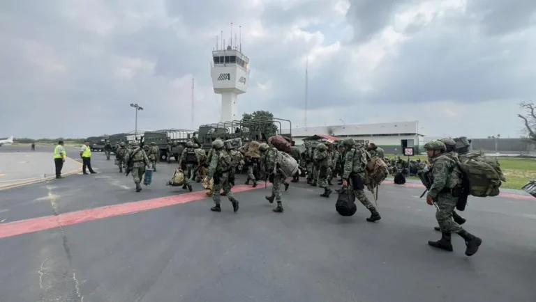 Arriban 100 militares de fuerzas especiales a Nuevo Laredo