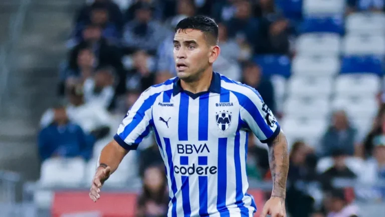 Sebastián Vegas advierte que Rayados tiene un «plantel muy completo»