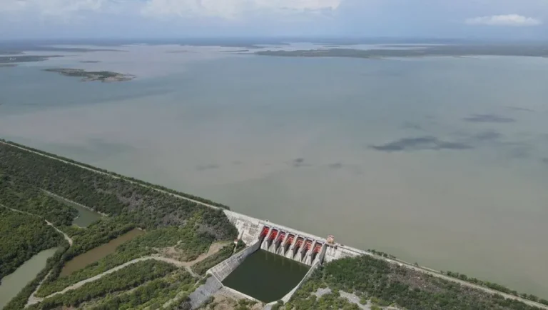 Aumenta extracción de agua en la presa El Cuchillo en Nuevo León