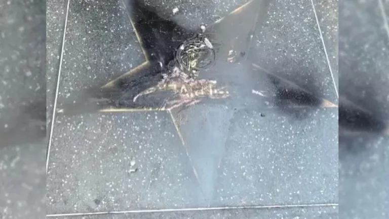 Vandalizan estrella de Jenni Rivera en el Paseo de la Fama de Hollywood