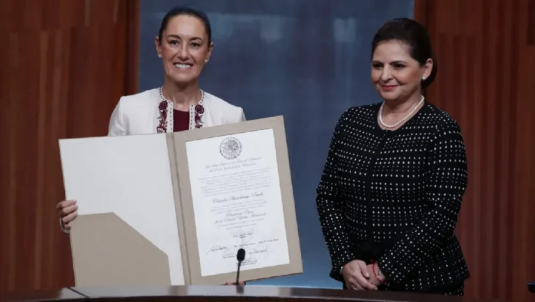 Entregan constancia de mayoría a Claudia Sheinbaum como presidenta electa de México