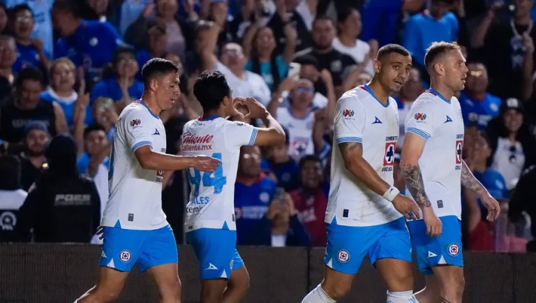 Cruz Azul vence a Querétaro 2-0 en la jornada 5 del Apertura 2024