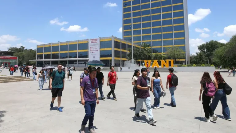 Alertan en Prepa 9 de la UANL por secuestros virtuales