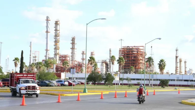 Recolectarán firmas para consulta popular sobre refinería de Pemex en Cadereyta