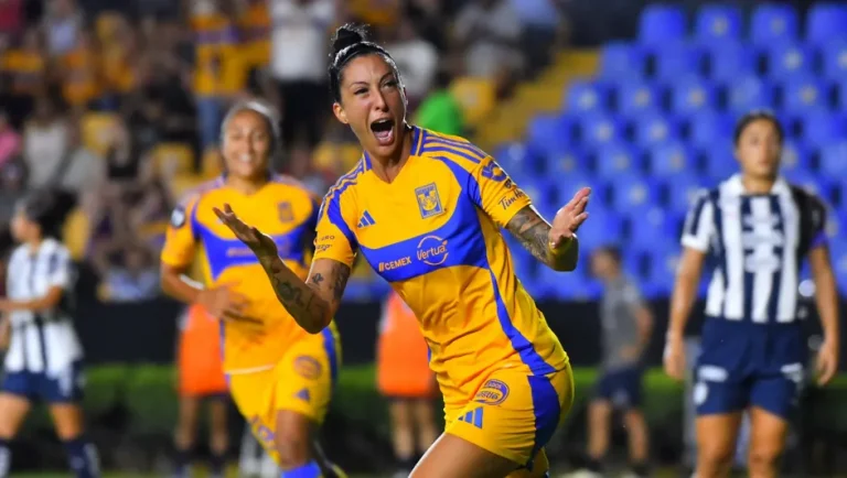 Tigres Femenil golea a Rayadas en la W Champions Cup