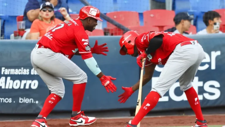 Diablos Rojos vence a Sultanes en el Juego 3 de la Serie del Rey 2024