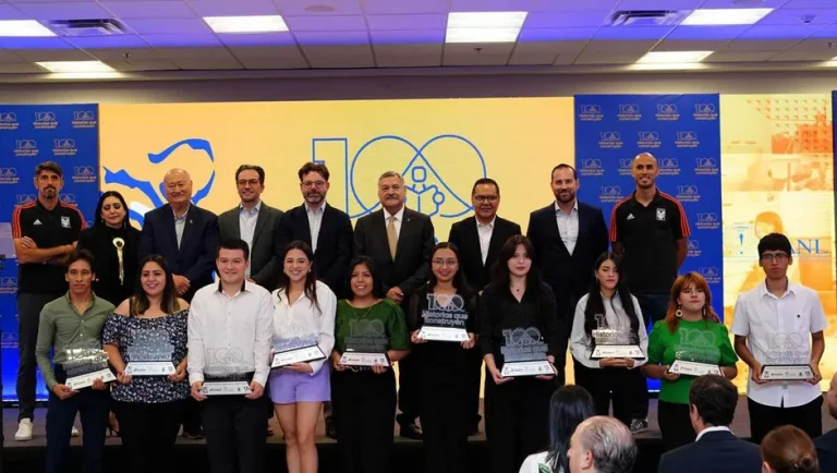 Benefician Tigres y Cemex a 100 alumnos de la UANL