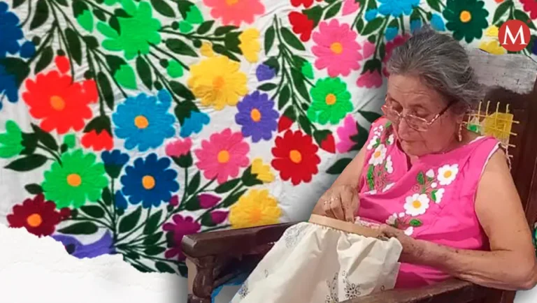 A sus 75 años, Maclovia Ramírez sigue bordando y preservando la tradición huasteca