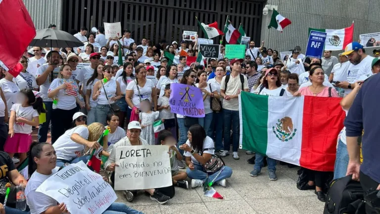 Protestan empleados del Poder Judicial contra Loretta Ortiz en NL