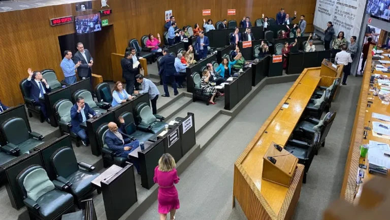 Polemizan en Congreso de Nuevo León por Mesa Directiva